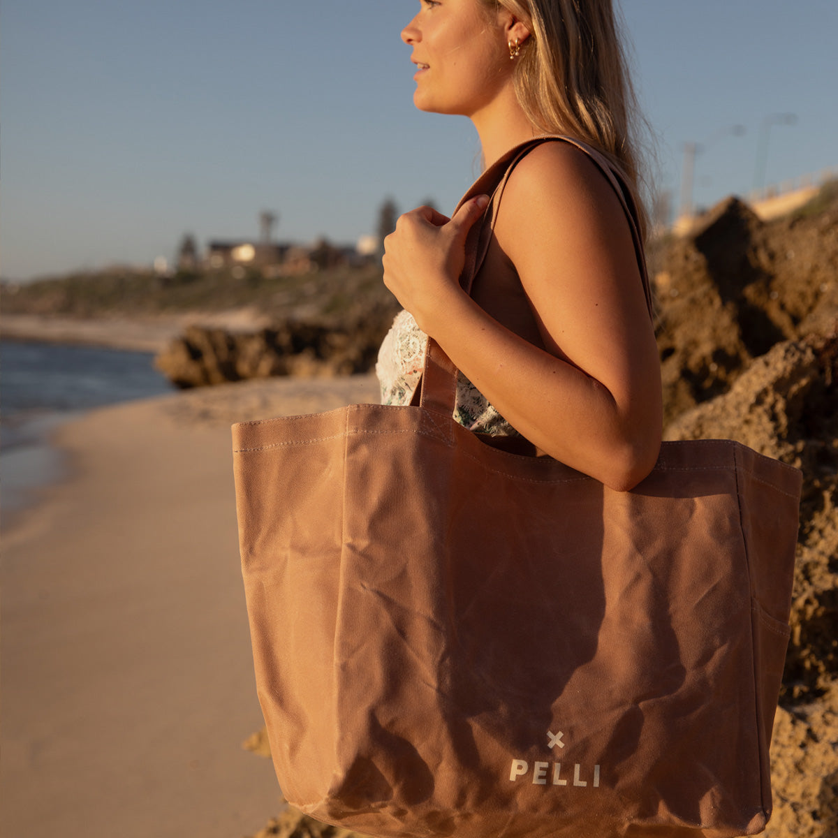 Buy a Women's Medium Tote Bag I Waxed Canvas in Blush Pink I Pelli Bags