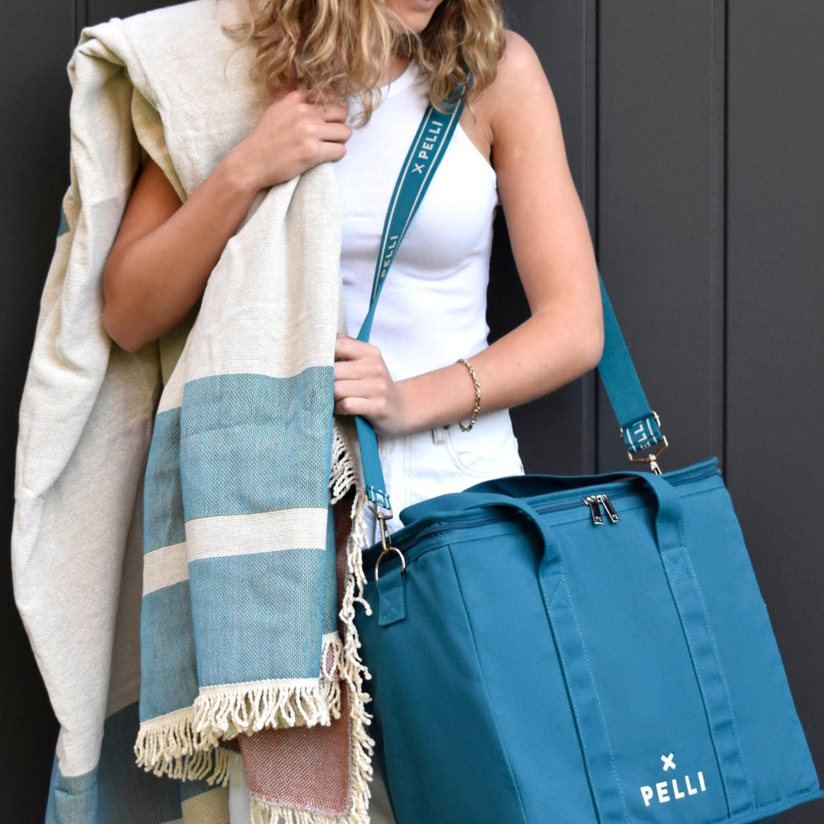 Best Cooler Bag Australia I Natural Jute in Black I Pelli Bags