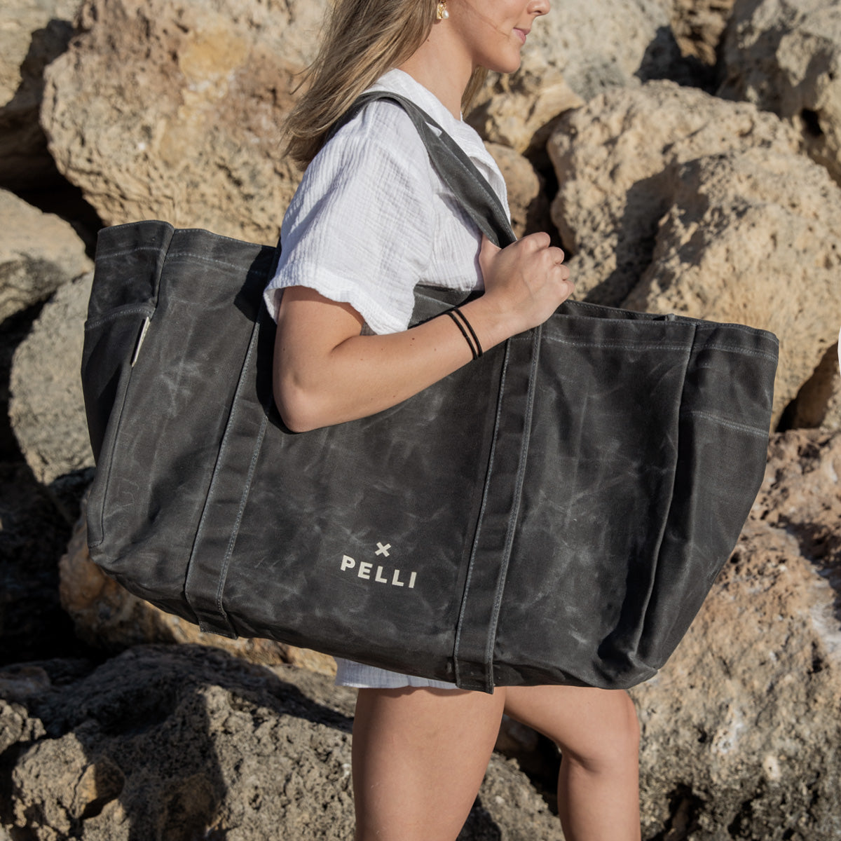 Load image into Gallery viewer, Large Black Beach Bag
