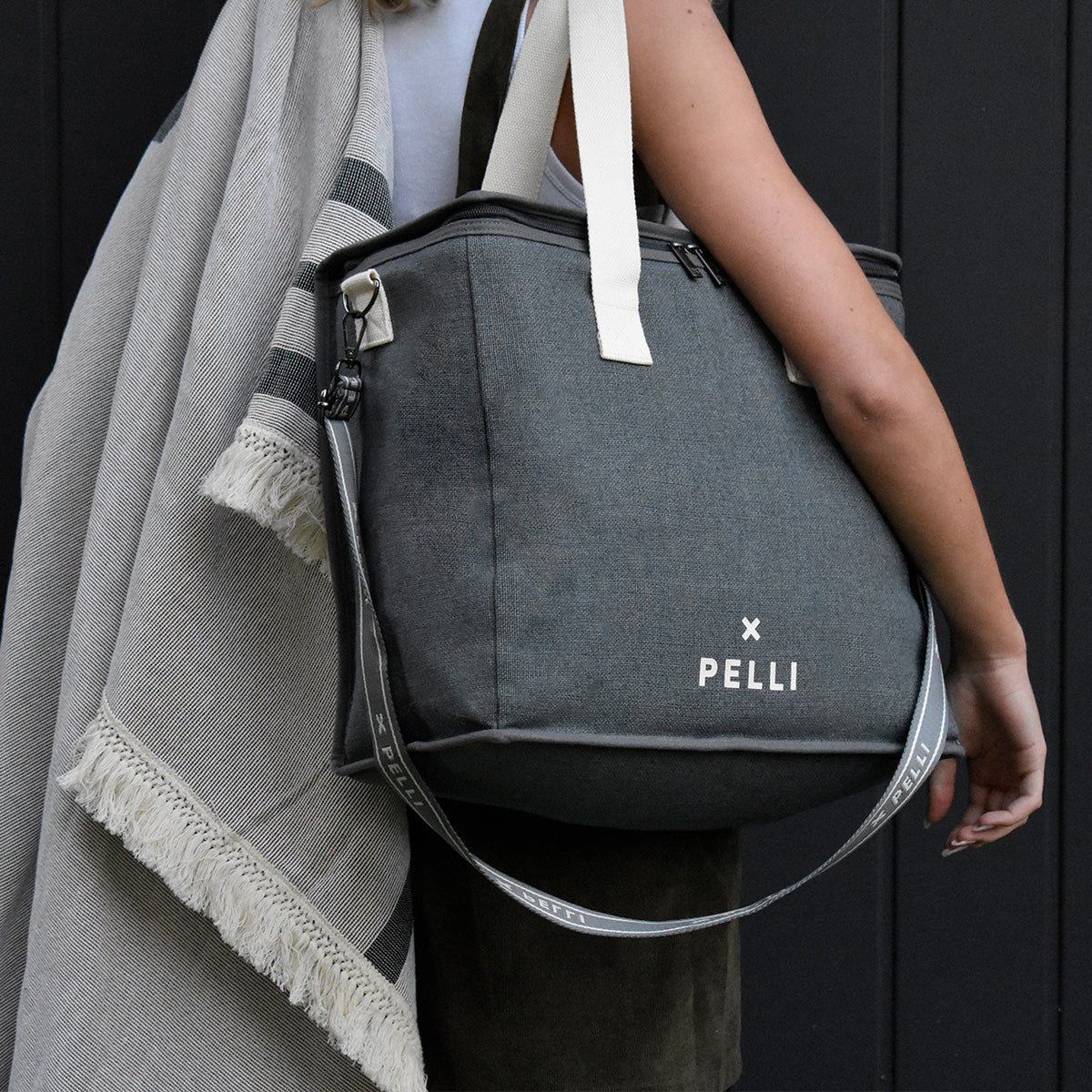 Best Cooler Bag Australia I Natural Jute in Black I Pelli Bags