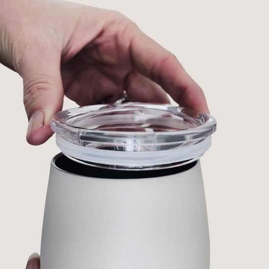 Load image into Gallery viewer, Pelli Wine Tumbler and Lid
