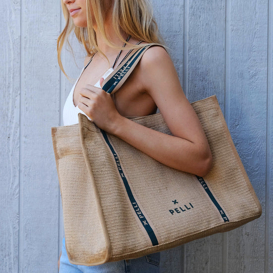 Load image into Gallery viewer, Tamarama Deluxe Tote in Natural Jute Weave
